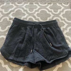 H&M black shorts